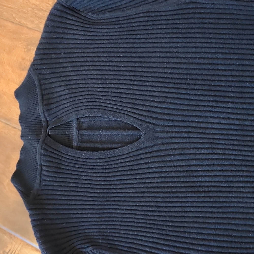 White House Black Market ribbed mock neck open back 3/4 sleeve sweater - Picture 4 of 7